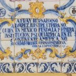 Placa que recuerda que, en 1566, Fray Bernardino Álvarez fundón en Ciudad de México el primer hospital psiquiátrico de América. Mary Chel Soto